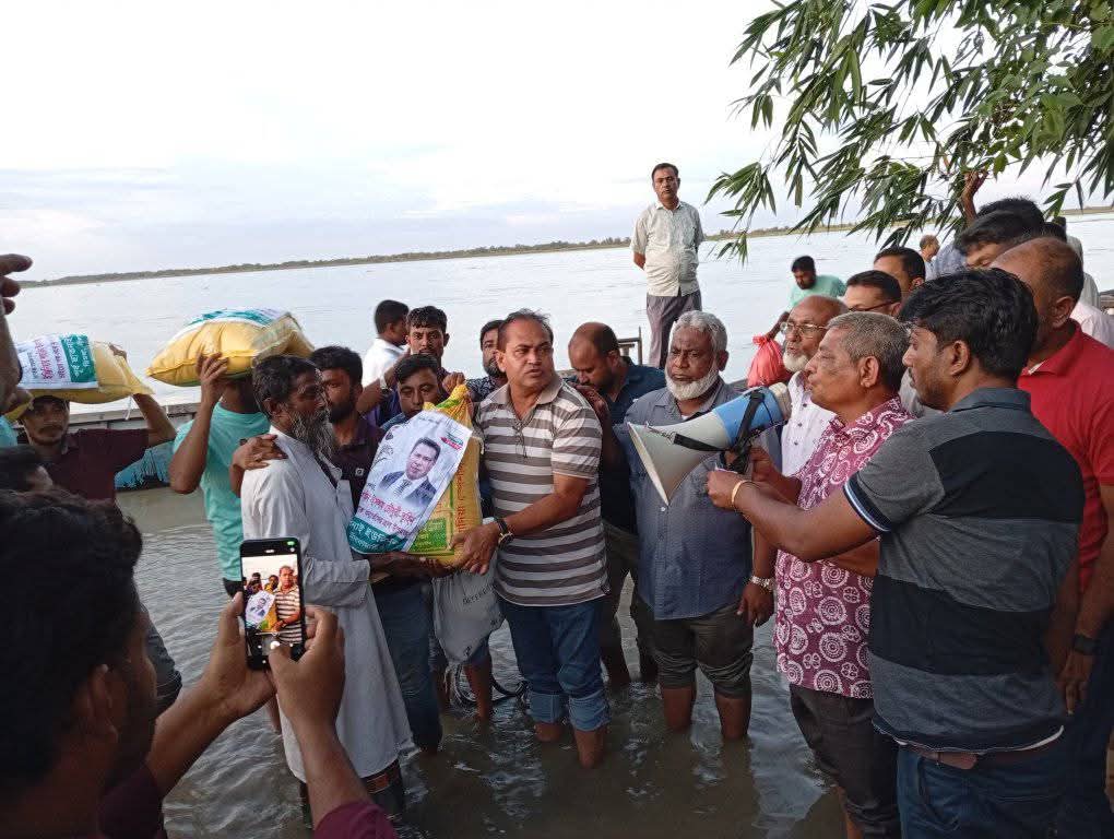 ডিমলায় বন্যাদুর্গতদের পাশে বিএনপি ও অঙ্গসংগঠন
