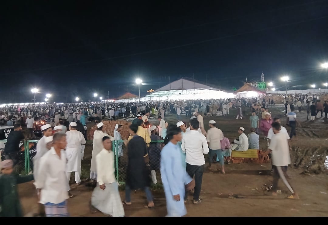 চুনতিতে আখেরী মোনাজাতের মধ্য দিয়ে শেষ হলো সীরাতুন্নবী (সা:) মাহফিল