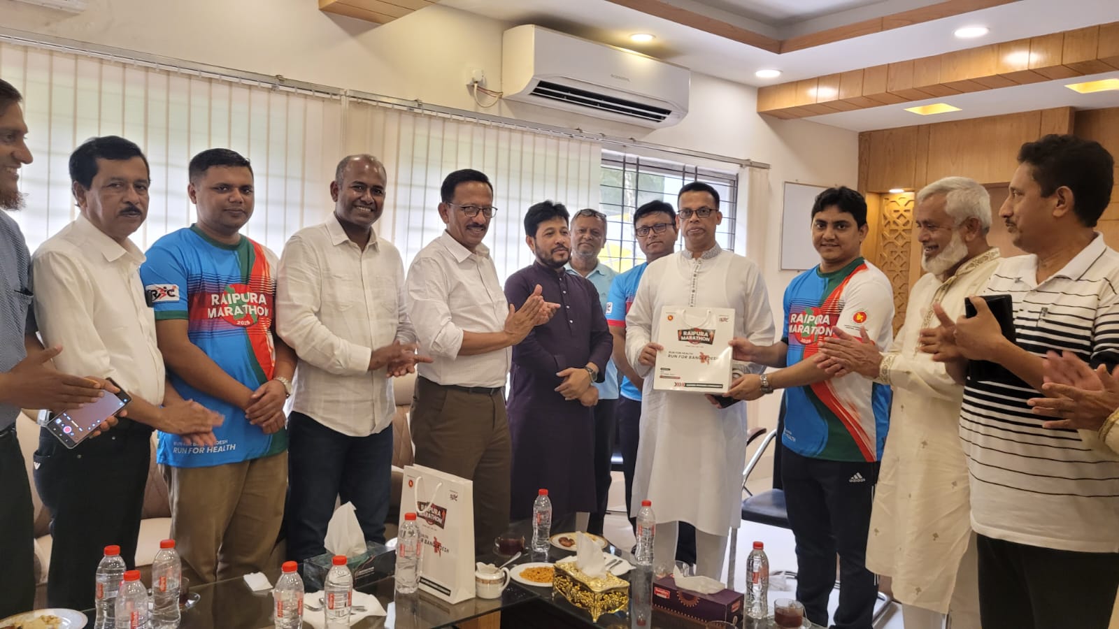 নরসিংদীর রায়পুরায় আন্তর্জাতিক মানের ম্যারাথন প্রতিযোগিতায় দেশ-বিদেশের ৭শতাধিক দৌড়বিদ