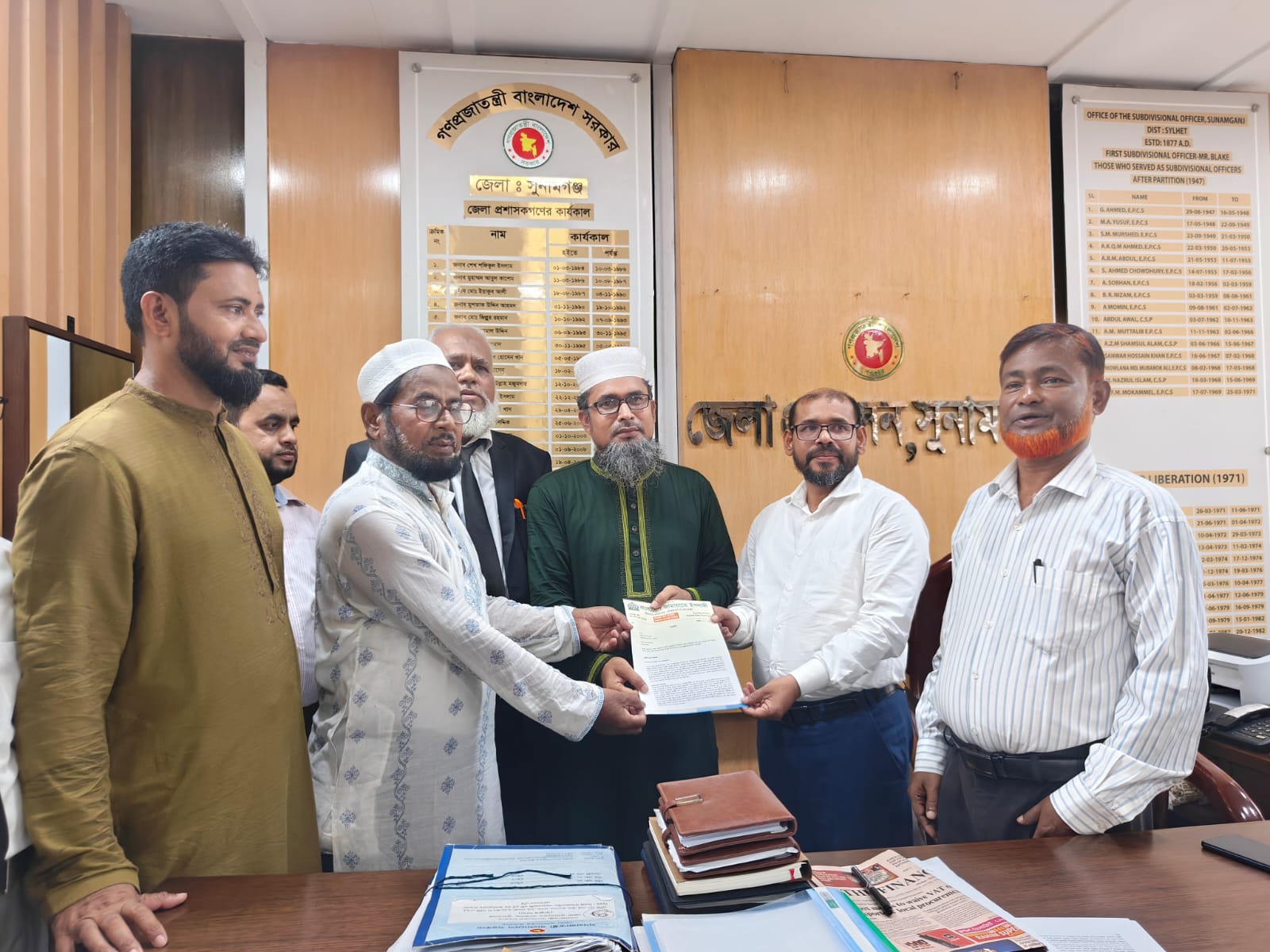 সুনামগঞ্জ জেলা প্রশাসকের কাছে ৫ দফা দাবীতে স্মারকলিপি প্রদান করেন জামায়াতের নেতৃবৃন্দ