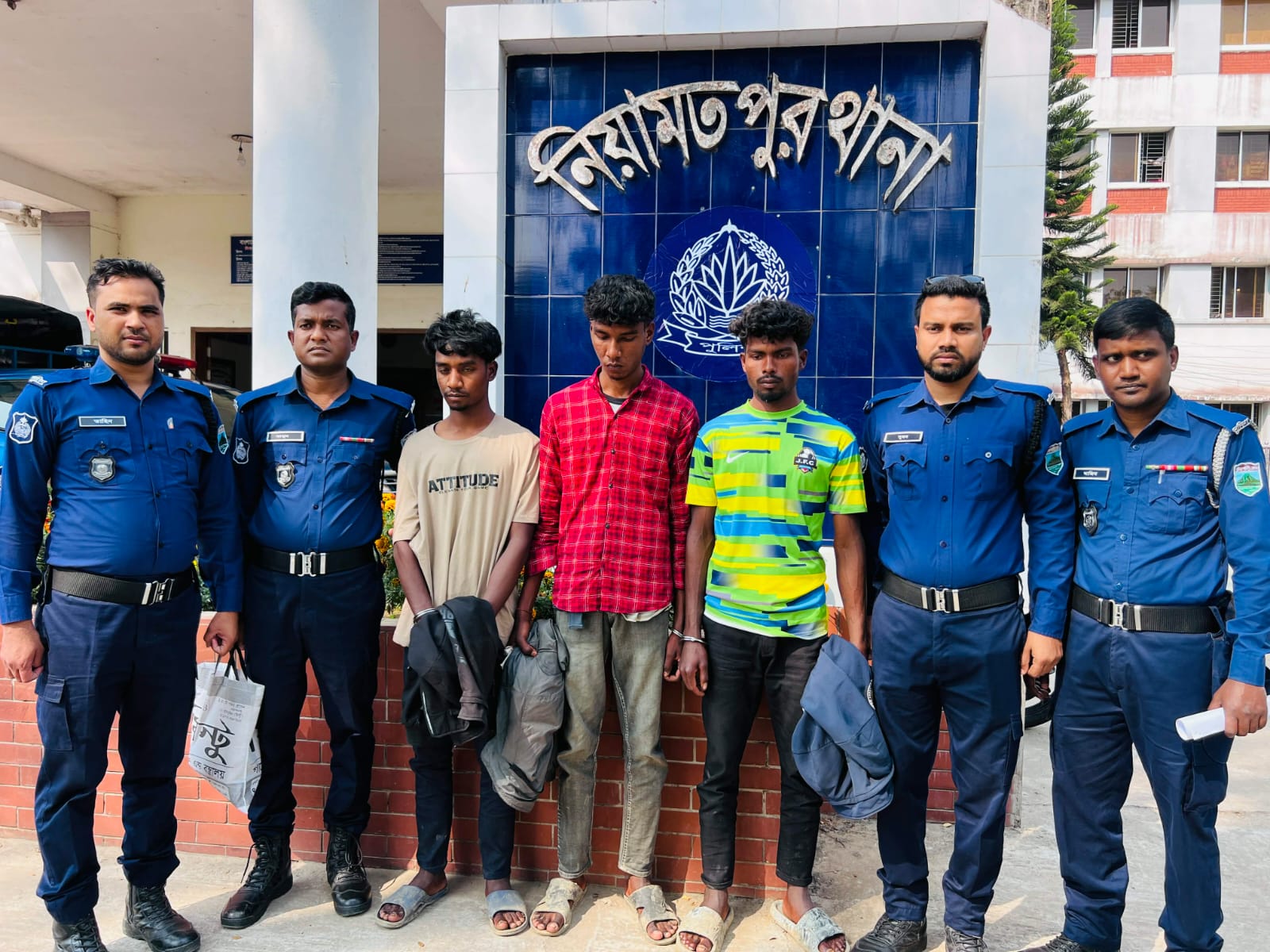 নিয়ামতপুরে তরুণীকে সংঘবদ্ধ ধর্ষণ-গ্রেফতার- ৩ জন