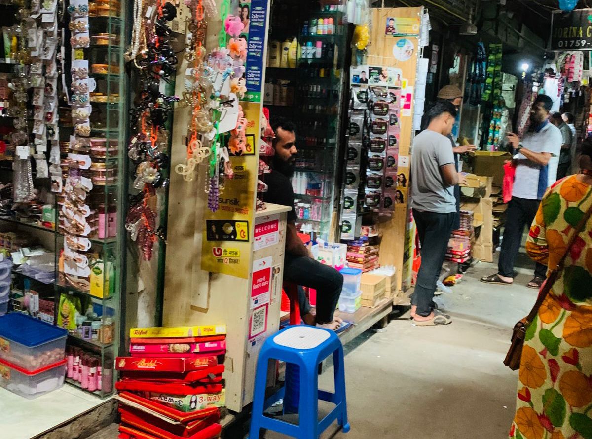 জ্বালানি সংকটে বিপর্যস্ত ব্যবসা—বিদ্যুৎ ও জেনারেটর সেবায় ভরসা হারাচ্ছেন উদ্যোক্তারা