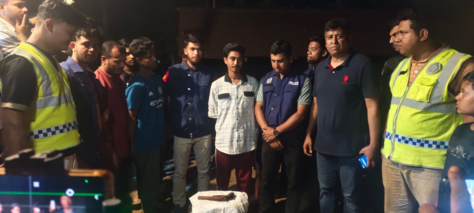 জাফলংয়ে কূপ থেকে দেশীয় পিস্তল উদ্ধার, আটক ৩