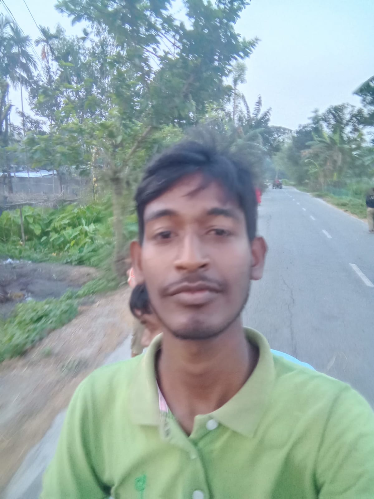 এআই নয়, আমিই মানুষ! লেখক যখন নিজের অস্তিত্ব প্রমাণে ‘ইচ্ছাকৃত ভুলের’ নেশায়